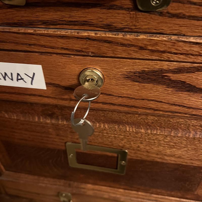Filing cabinet lock with keys on ring Filing cabinet lock with keys on ring