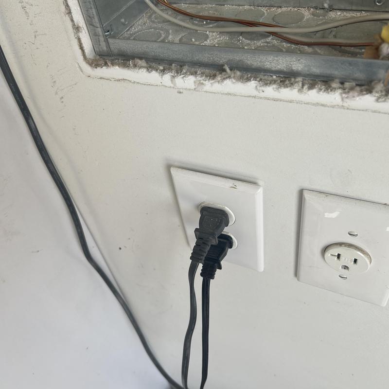Outdoor electrical receptacles with plugs and wiring Outdoor electrical receptacles with plugs and wiring