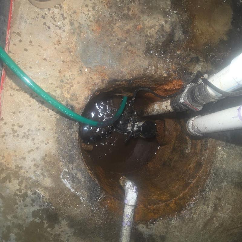 Drain tile hydro jetting with debris clearing in sump pit