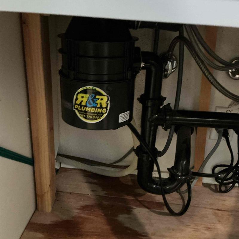 Garbage disposal installation with Badger 5 unit