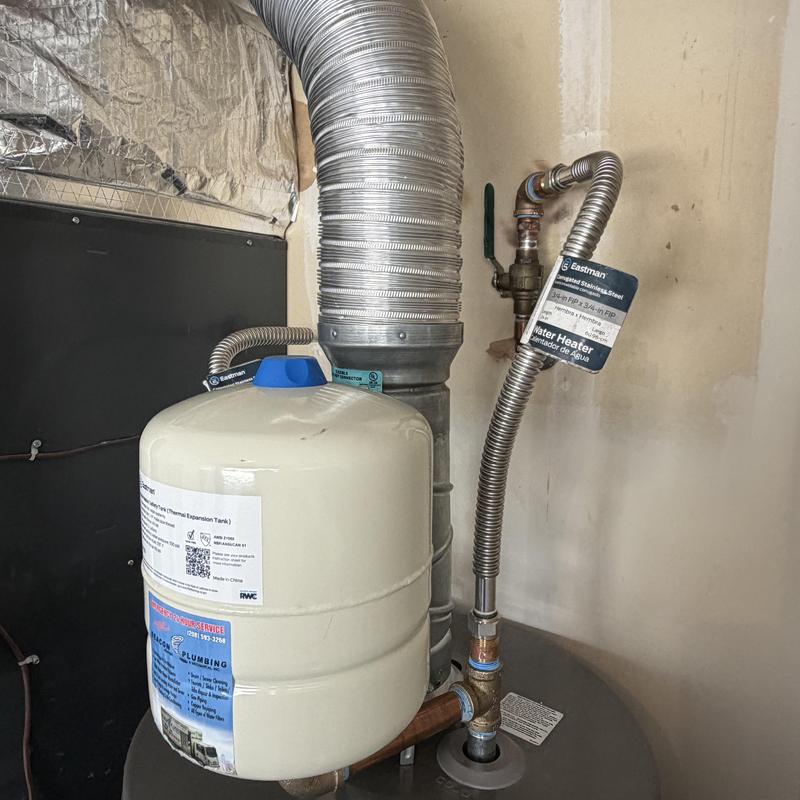 Thermal expansion tank and water heater piping installation Thermal expansion tank and water heater piping installation