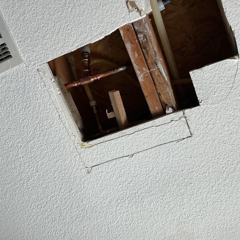 Copper plumbing pipe and water heater PEX line installation