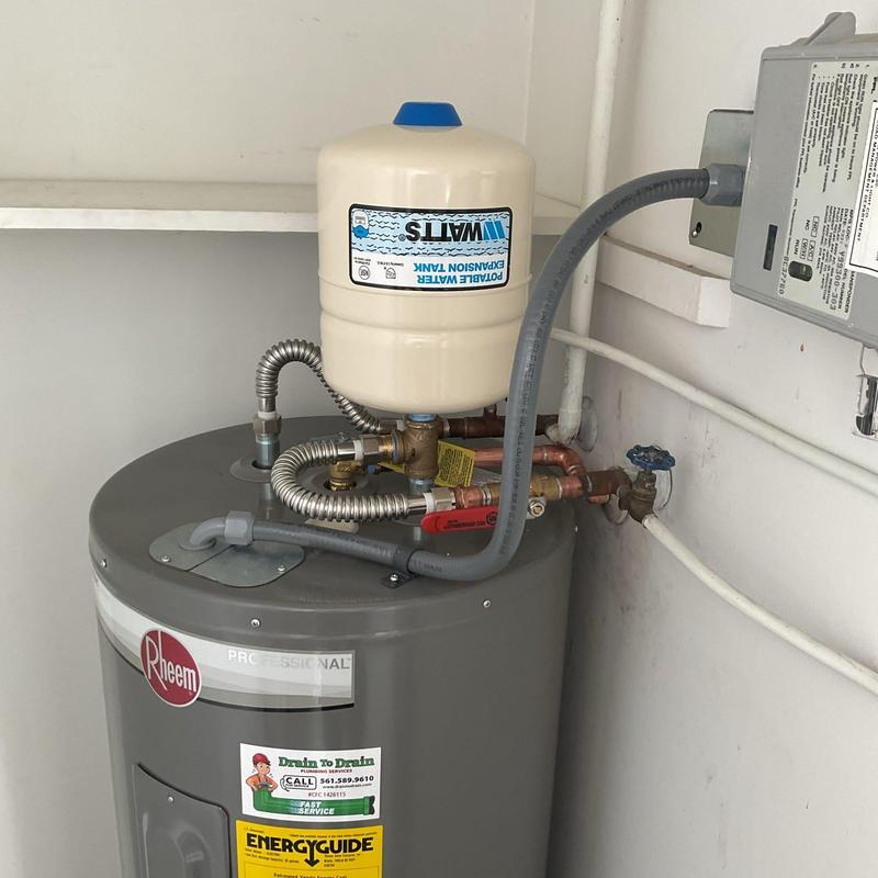 Rheem 40-gallon electric water heater with expansion tank