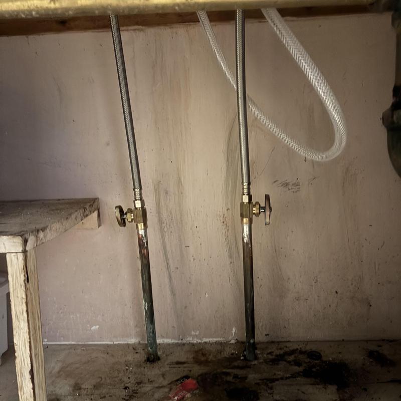 Kitchen sink shutoff valves with braided hoses