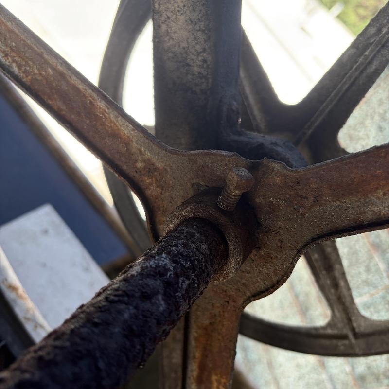 Swamp cooler motor shaft with rust and corrosion Swamp cooler motor shaft with rust and corrosion