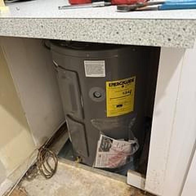 28-gallon RUUD electric water heater installation