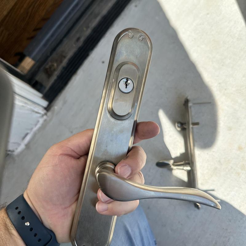 Door lock handle and cylinder rekeying components Door lock handle and cylinder rekeying components
