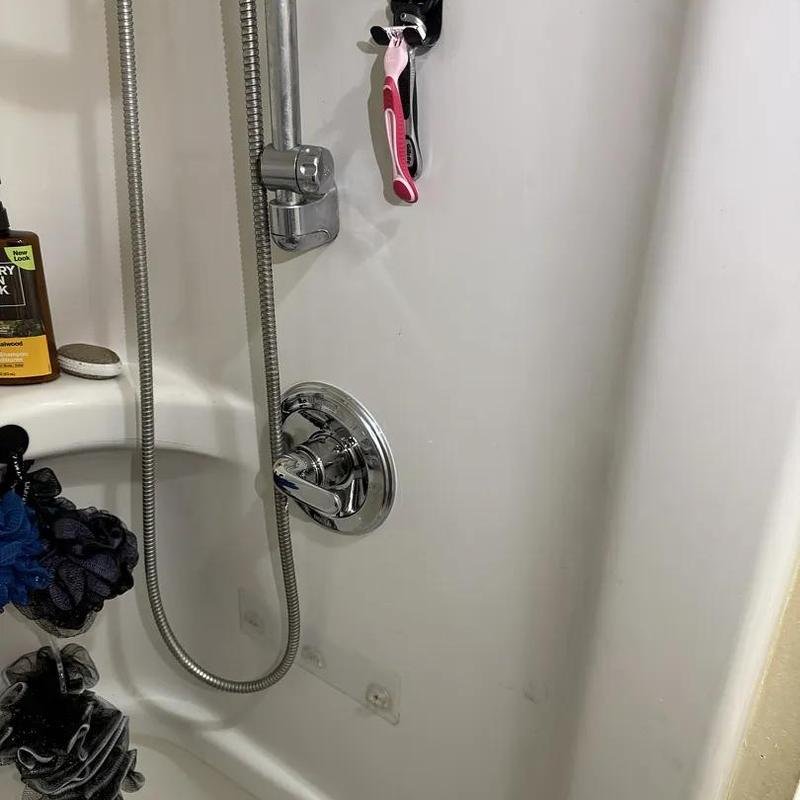 Delta universal shower valve with handle and hose Delta universal shower valve with handle and hose