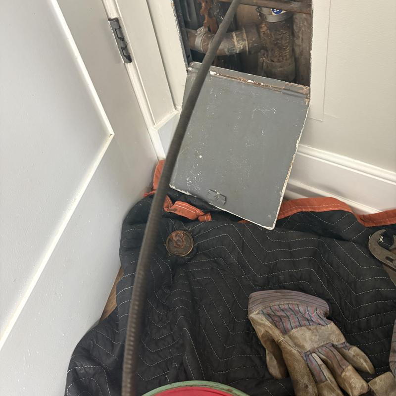 Drain pipe clog clearing in secondary kitchen unit 706 Drain pipe clog clearing in secondary kitchen unit 706