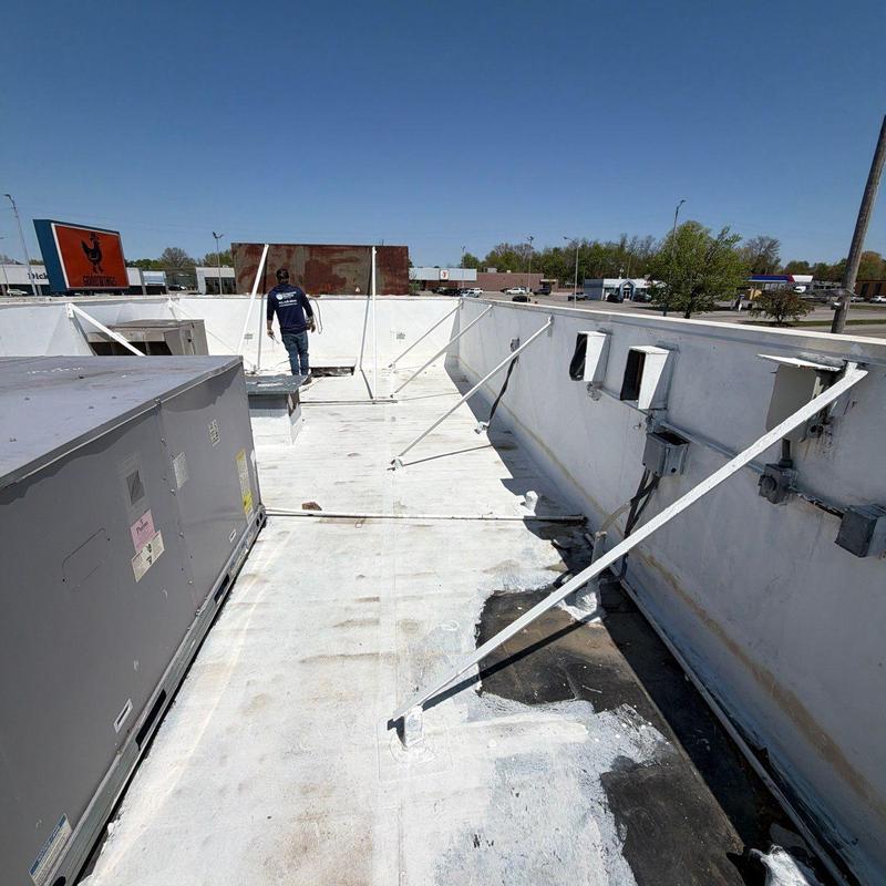 Flat commercial roof membrane inspection with support braces