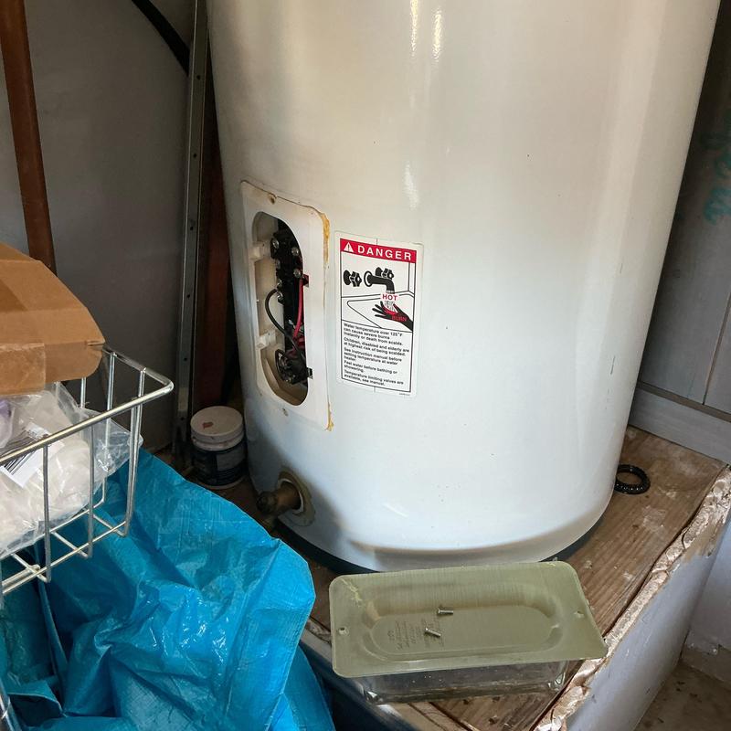 Water heater lower parts inspection and diagnosis Water heater lower parts inspection and diagnosis