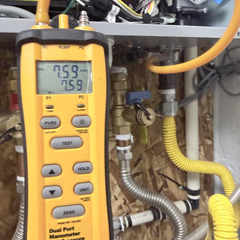Tankless water heater gas pressure testing device and pipes Tankless water heater gas pressure testing device and pipes
