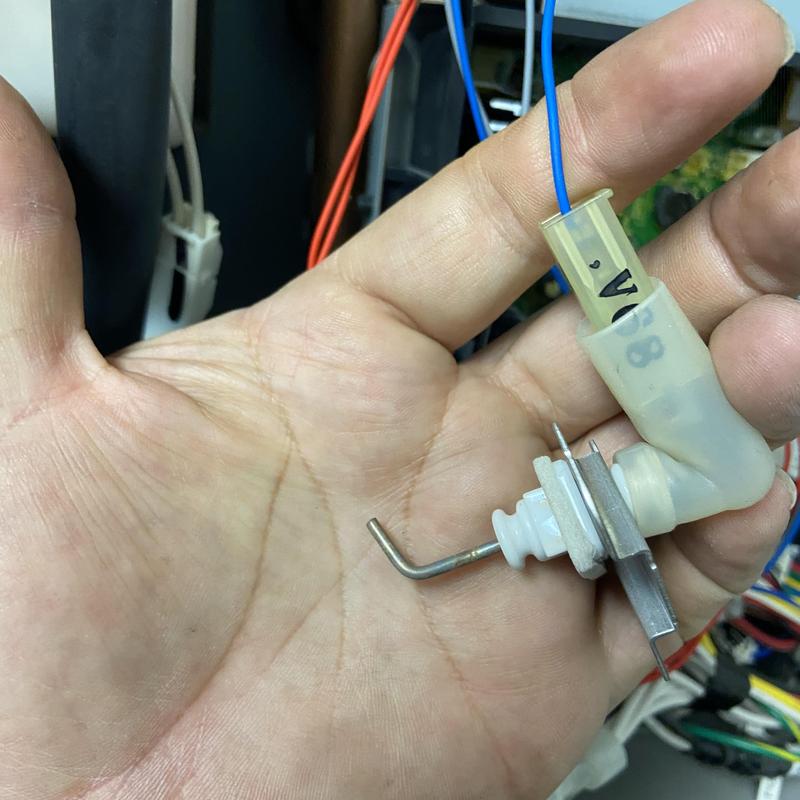 Igniter sensor for tankless water heater system Igniter sensor for tankless water heater system