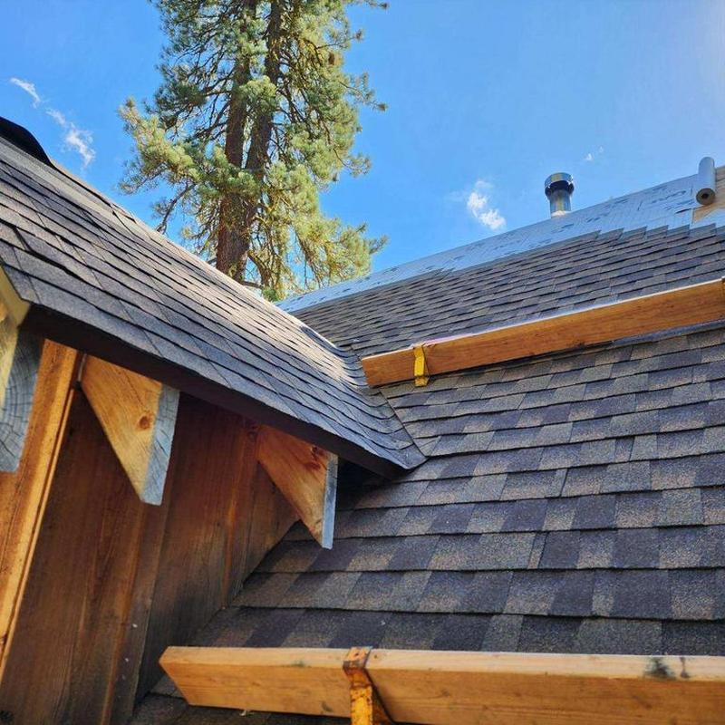 GAF asphalt shingle roof installation on cabin