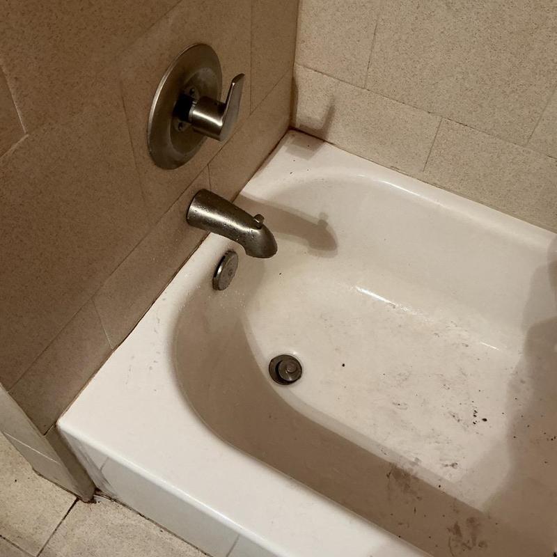 Kohler shower cartridge and handle in bathtub Kohler shower cartridge and handle in bathtub