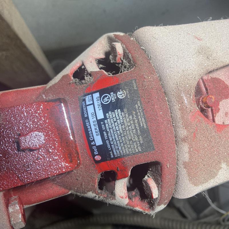 Circulating pump with dust buildup and rust Circulating pump with dust buildup and rust