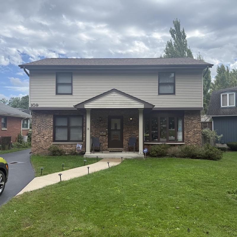 Atlas Pinnacle Pristine Roof with Gutters and Skylights