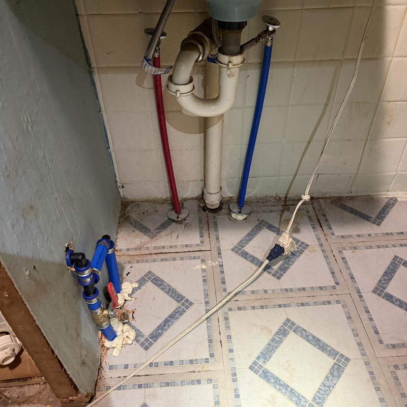 House water supply lines with angle stops and valves House water supply lines with angle stops and valves