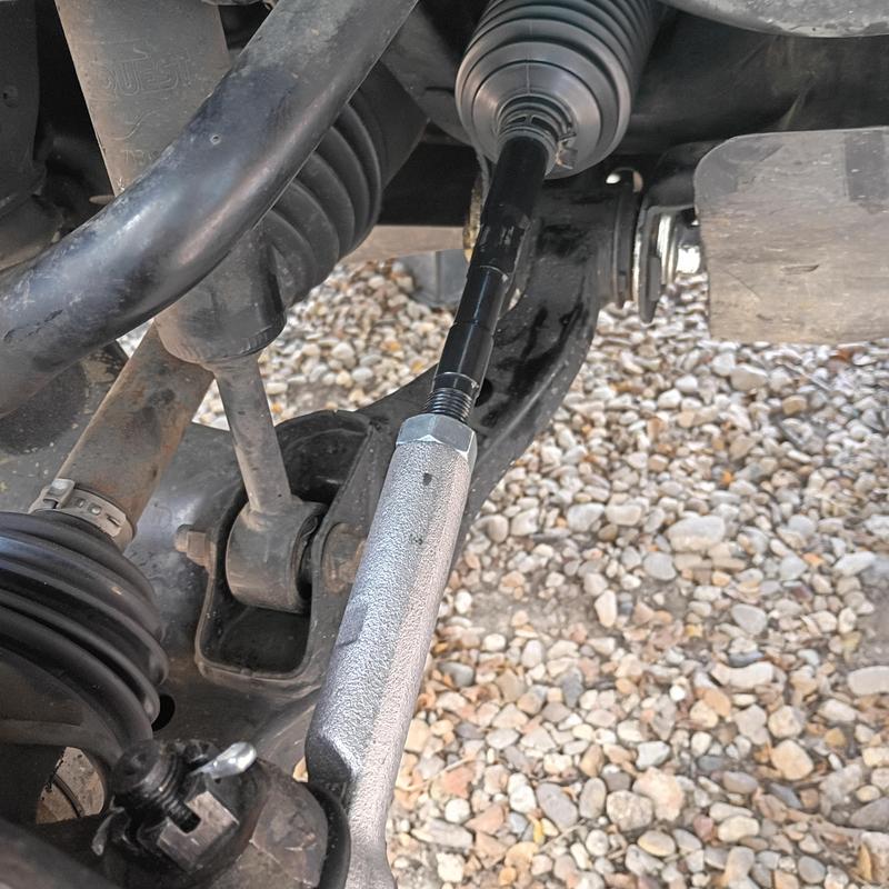 Inner and outer tie rods on Toyota FJ Cruiser suspension Inner and outer tie rods on Toyota FJ Cruiser suspension