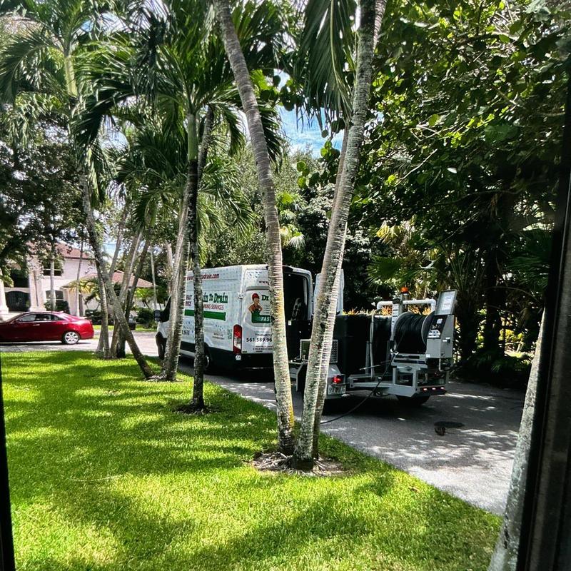 Main sewer line hydro-jetting trailer and service van Main sewer line hydro-jetting trailer and service van