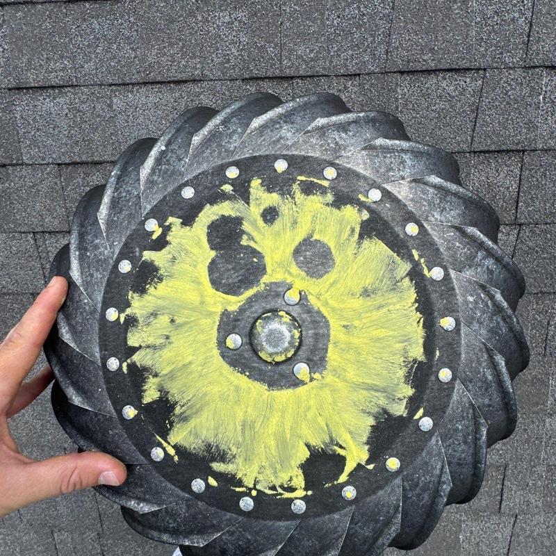 Turbine blower wheel with yellow paint markings