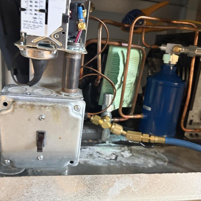 Salad bar compressor with refrigeration lines and valves Salad bar compressor with refrigeration lines and valves