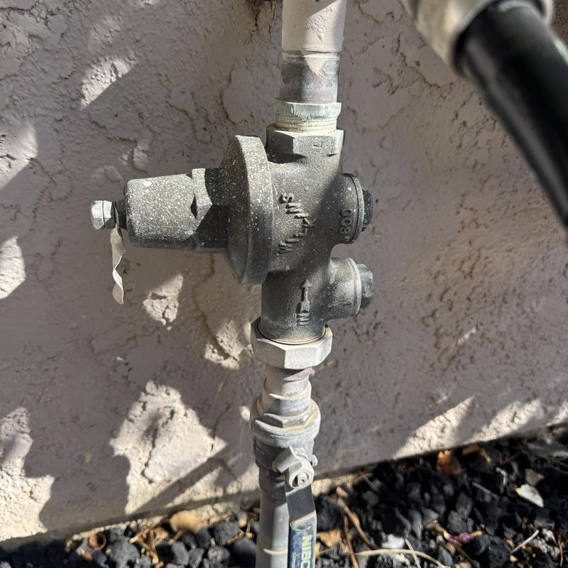 Water pressure reducing valve installed on pipe Water pressure reducing valve installed on pipe