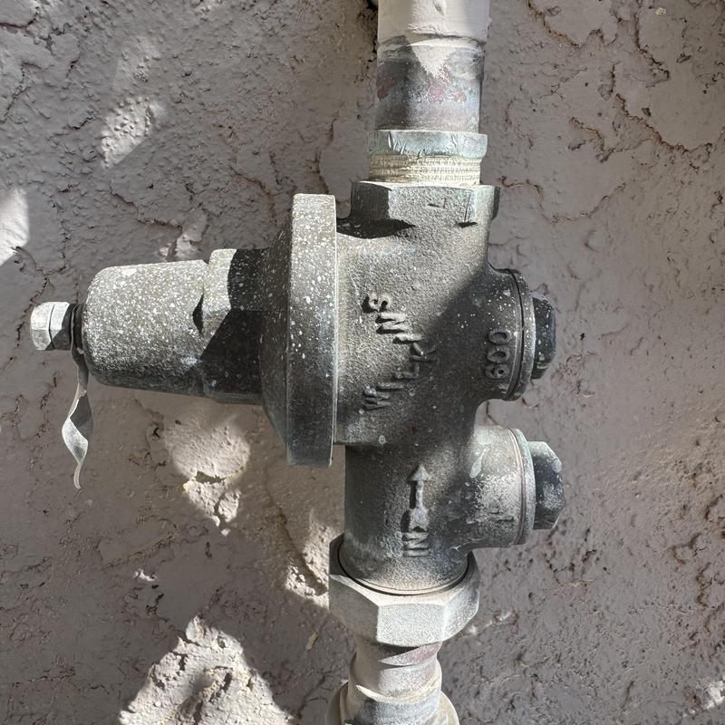 Wilkins 610 XL 1" water pressure reducing valve Wilkins 610 XL 1" water pressure reducing valve