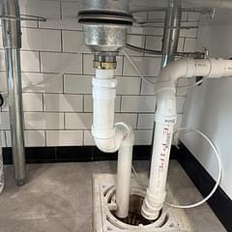 Basket strainer and sink drainage piping installation