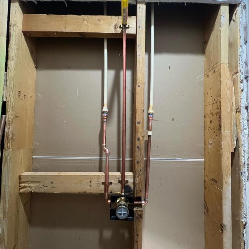 Shower valve and copper supply line installation in wall cavity Shower valve and copper supply line installation in wall cavity