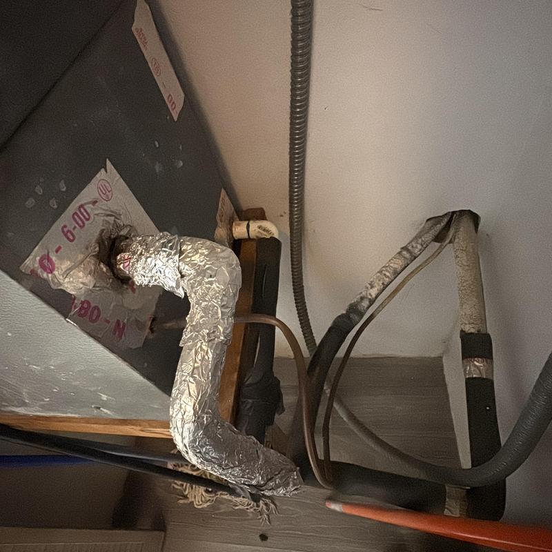 AC copper refrigerant lines with insulation and connections AC copper refrigerant lines with insulation and connections