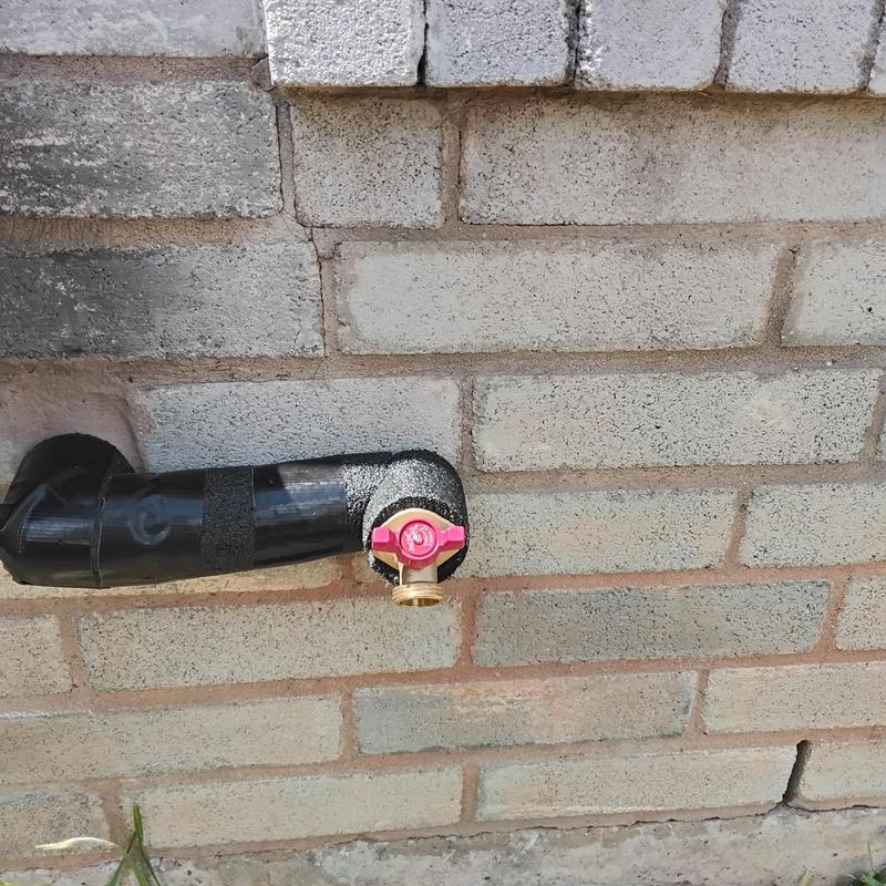 Outdoor hose bib with shut-off valve and insulation Outdoor hose bib with shut-off valve and insulation