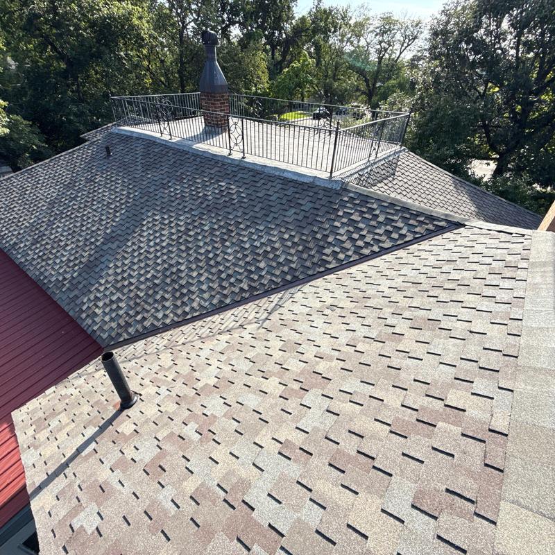 Certainteed Presidential Shake TL roof with railing Certainteed Presidential Shake TL roof with railing