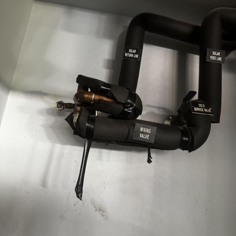 Mixing valve on solar water-heating system pipes Mixing valve on solar water-heating system pipes