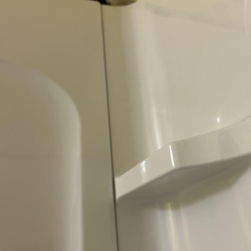 4-piece shower enclosure with seamless blending joint 4-piece shower enclosure with seamless blending joint
