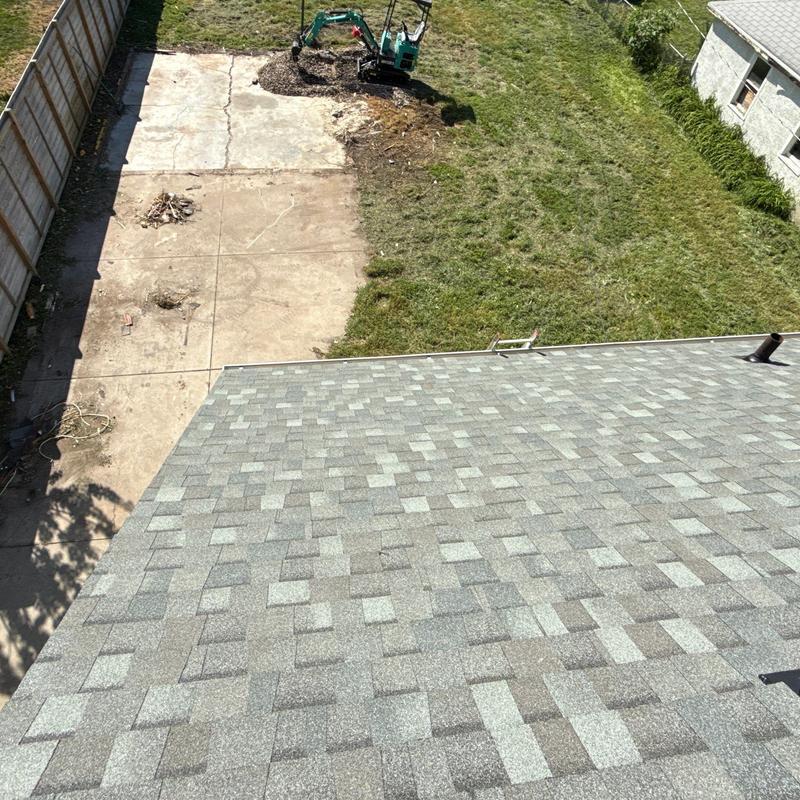 Tamko Titan XT asphalt shingle roof in Lincoln yard Tamko Titan XT asphalt shingle roof in Lincoln yard