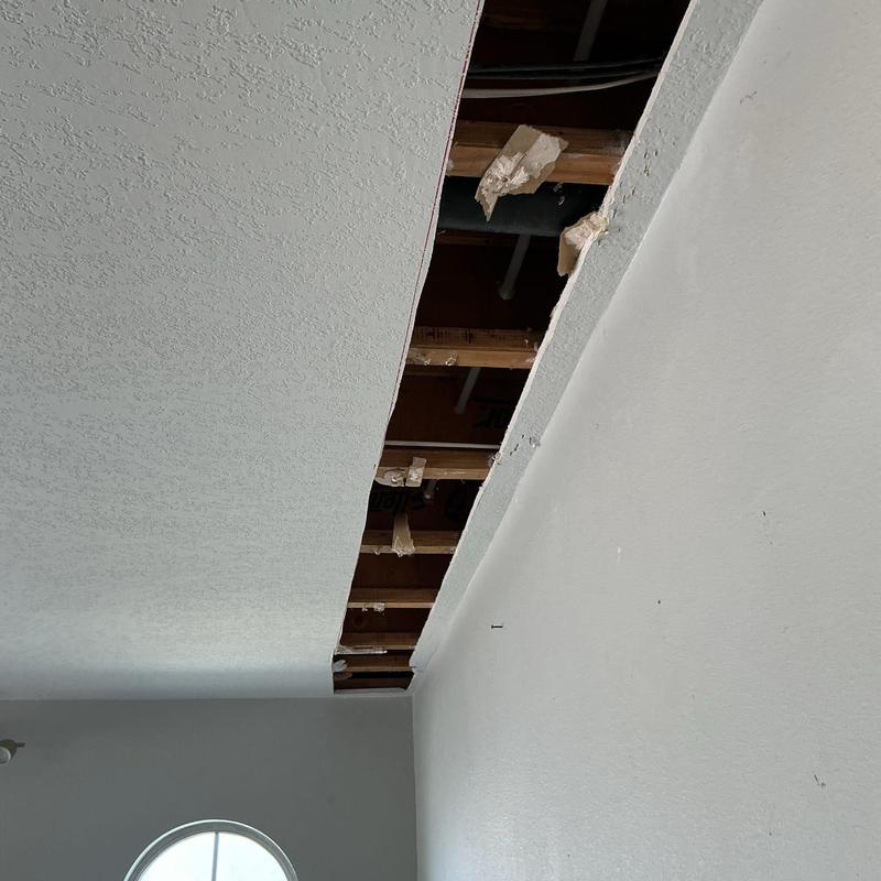 Hot water line with copper pipe and PEX adapter in ceiling