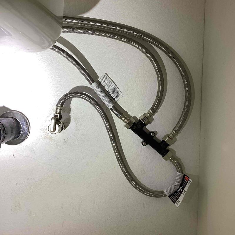 Laundry room sink angle stops and recirculating tee installation