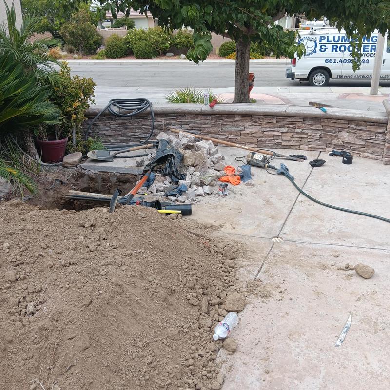 Broken sewer line excavation and pipe liner prep Broken sewer line excavation and pipe liner prep
