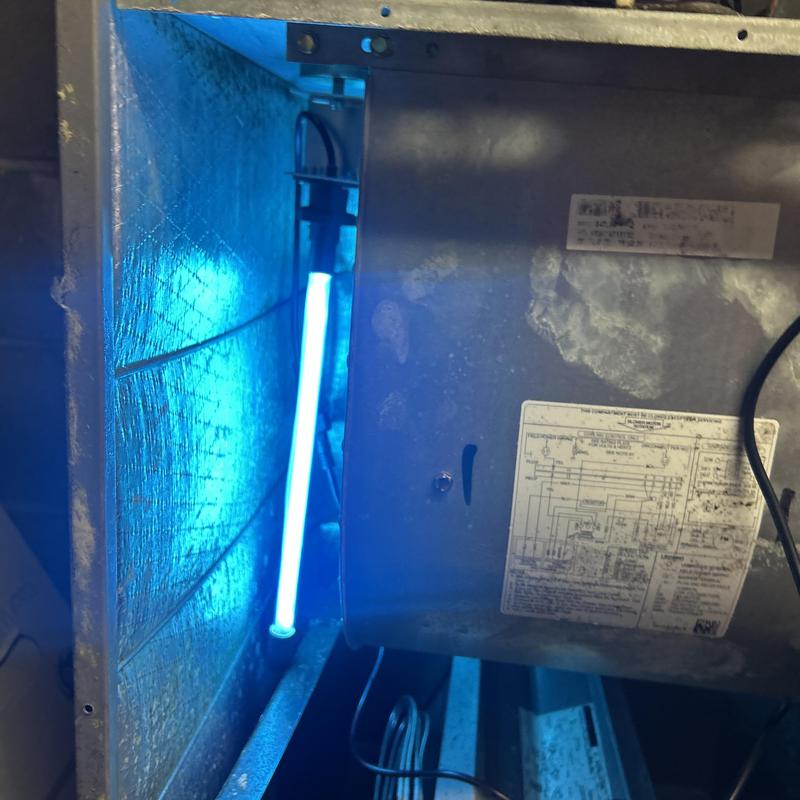 UV light installation inside HVAC unit panel UV light installation inside HVAC unit panel
