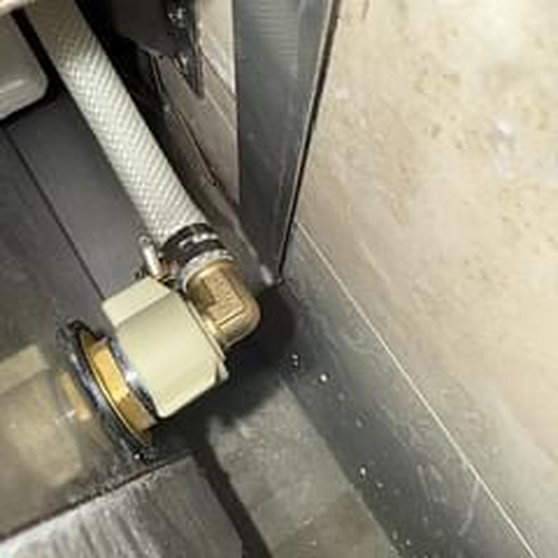 Shower head barbed 90 with female swivel nut installation