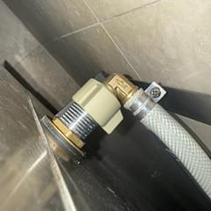 Barbed 90 elbow with female swivel nut on shower hose