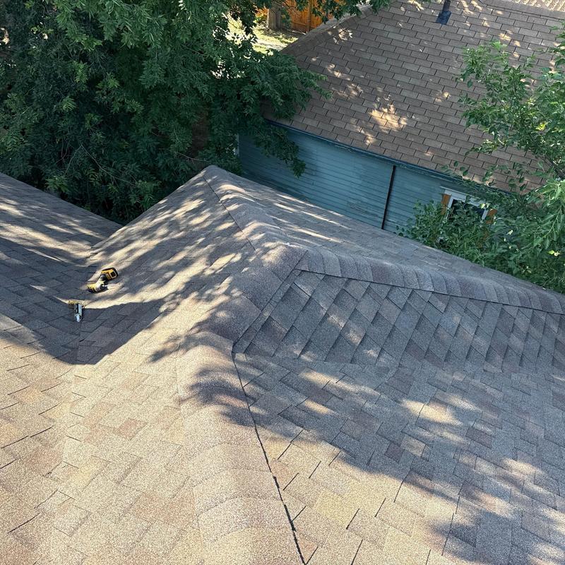 Tamko Titan XT roof shingles with ridge cap installation Tamko Titan XT roof shingles with ridge cap installation