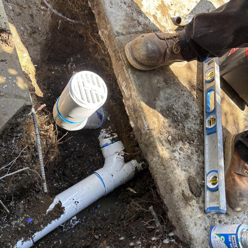 Storm drain pipe with cleanout access installation Storm drain pipe with cleanout access installation