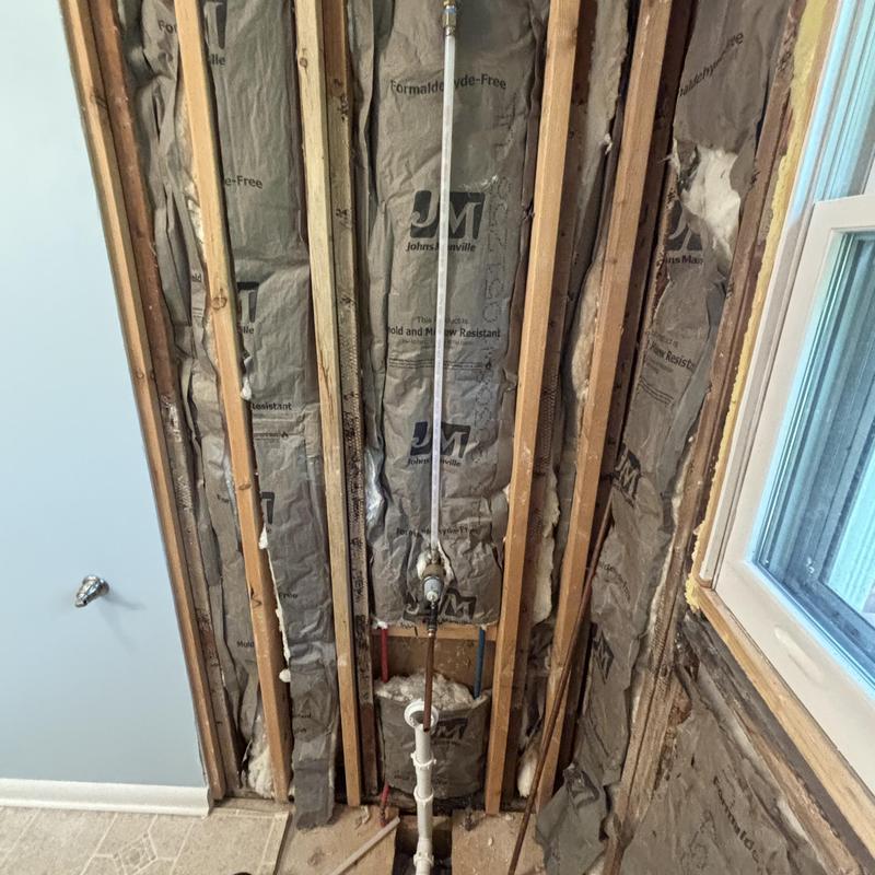 Shower valve plumbing and insulation in wall cavity Shower valve plumbing and insulation in wall cavity