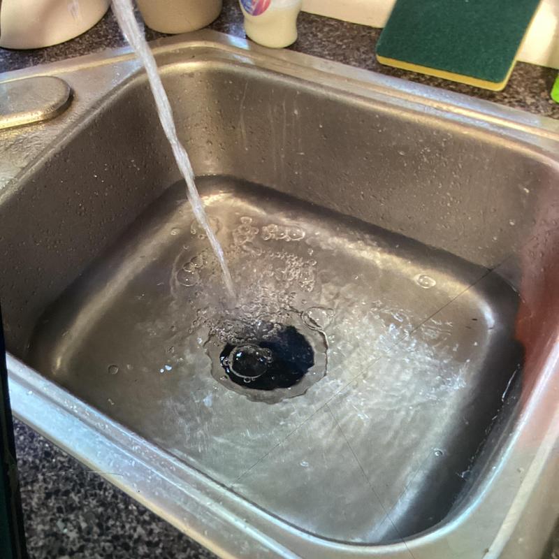 Insinkerator garbage disposal with water running in sink Insinkerator garbage disposal with water running in sink