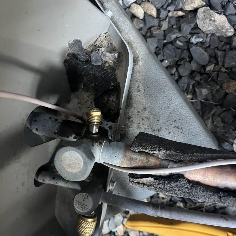 Schrader valve on Lennox AC king valve with leak