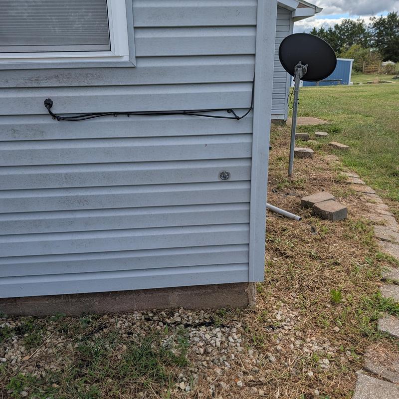 CertainTeed American Legend siding with cable line