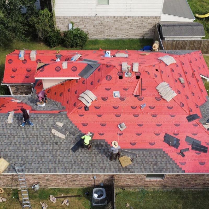 CertainTeed Landmark PRO shingles installation on roof CertainTeed Landmark PRO shingles installation on roof