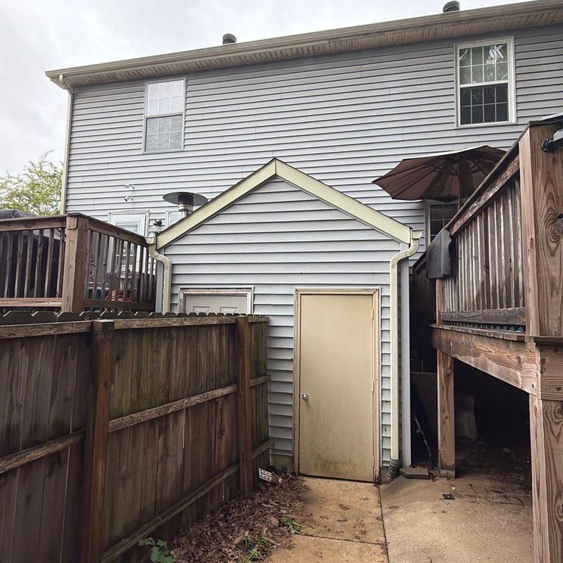 Vinyl siding exterior wall and gutter system inspection